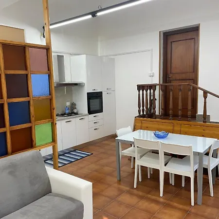 In Con Giardino Vicino Al Mare Bella Farnia