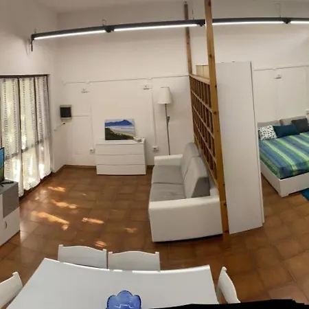 In Con Giardino Vicino Al Mare Appartement *